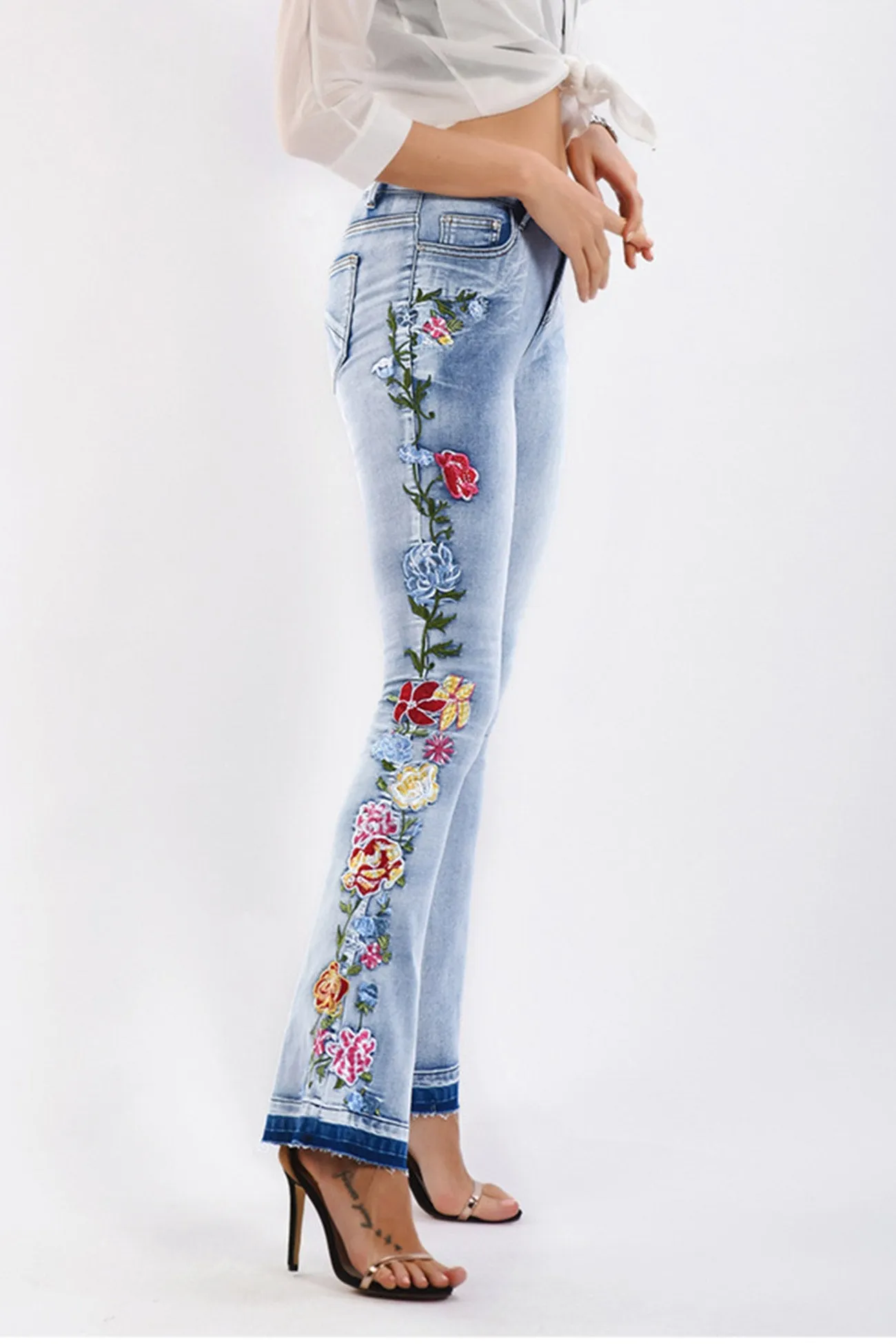 Embroidery Flared Denim Pants